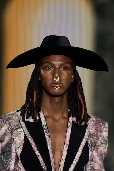 Look 64